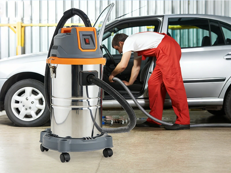 Avancerad filtrering och högt sug för omfattande bilinredning